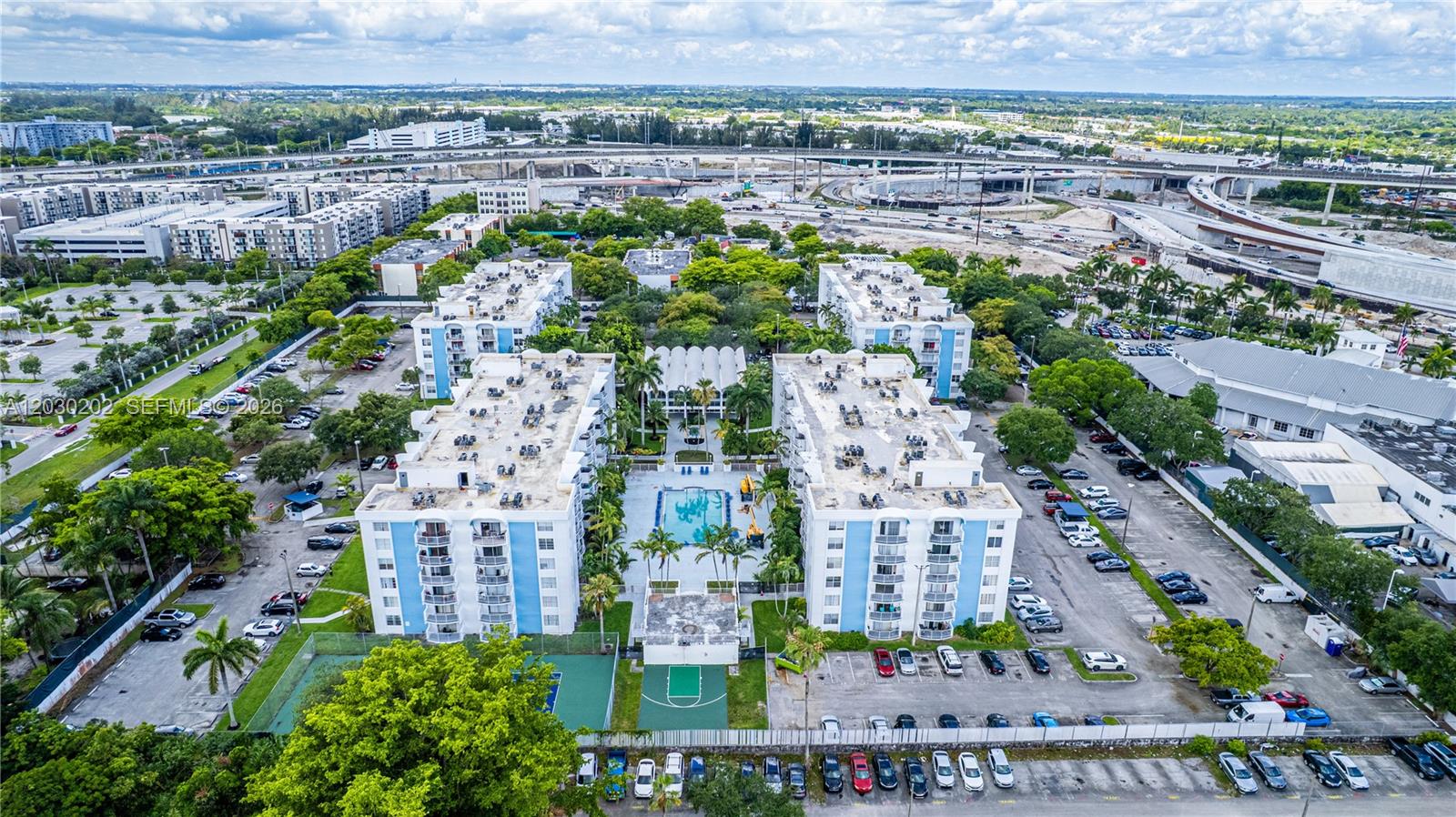 MONTECARLO CONDO - Residential