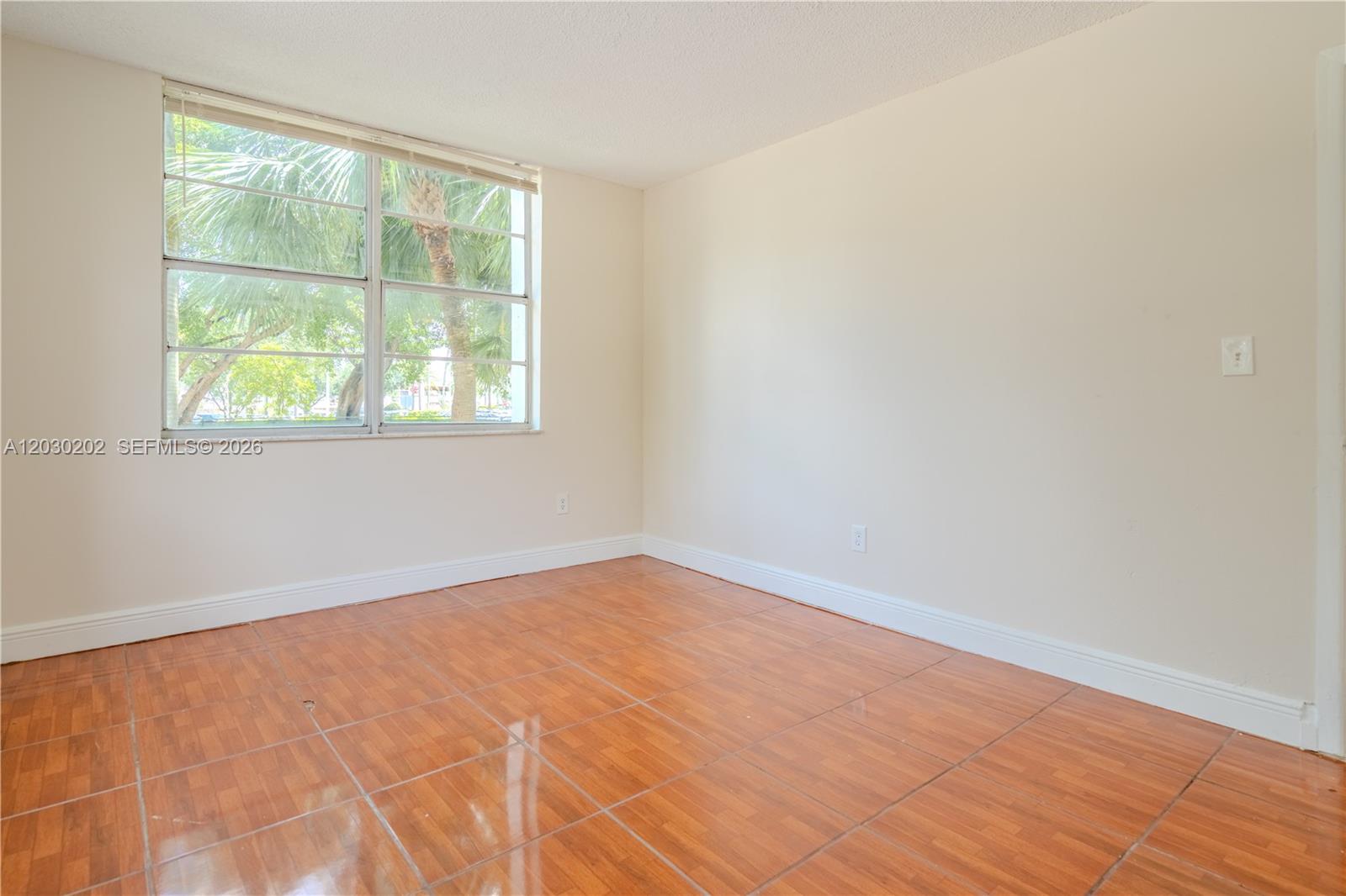 MONTECARLO CONDO - Residential