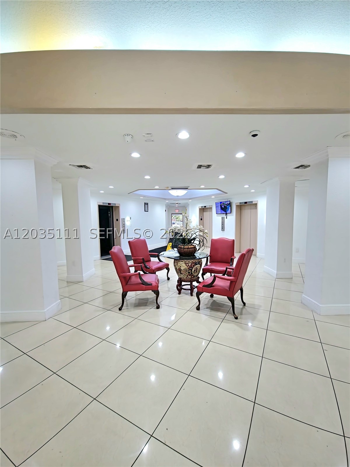 WILSHIRE CONDO - Residential
