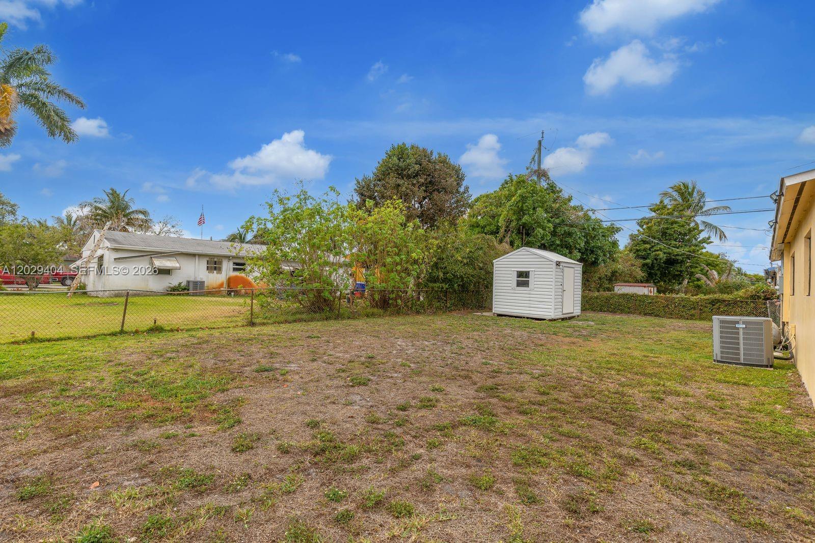 BROADVIEW COUNTRY CLUB ES - Residential