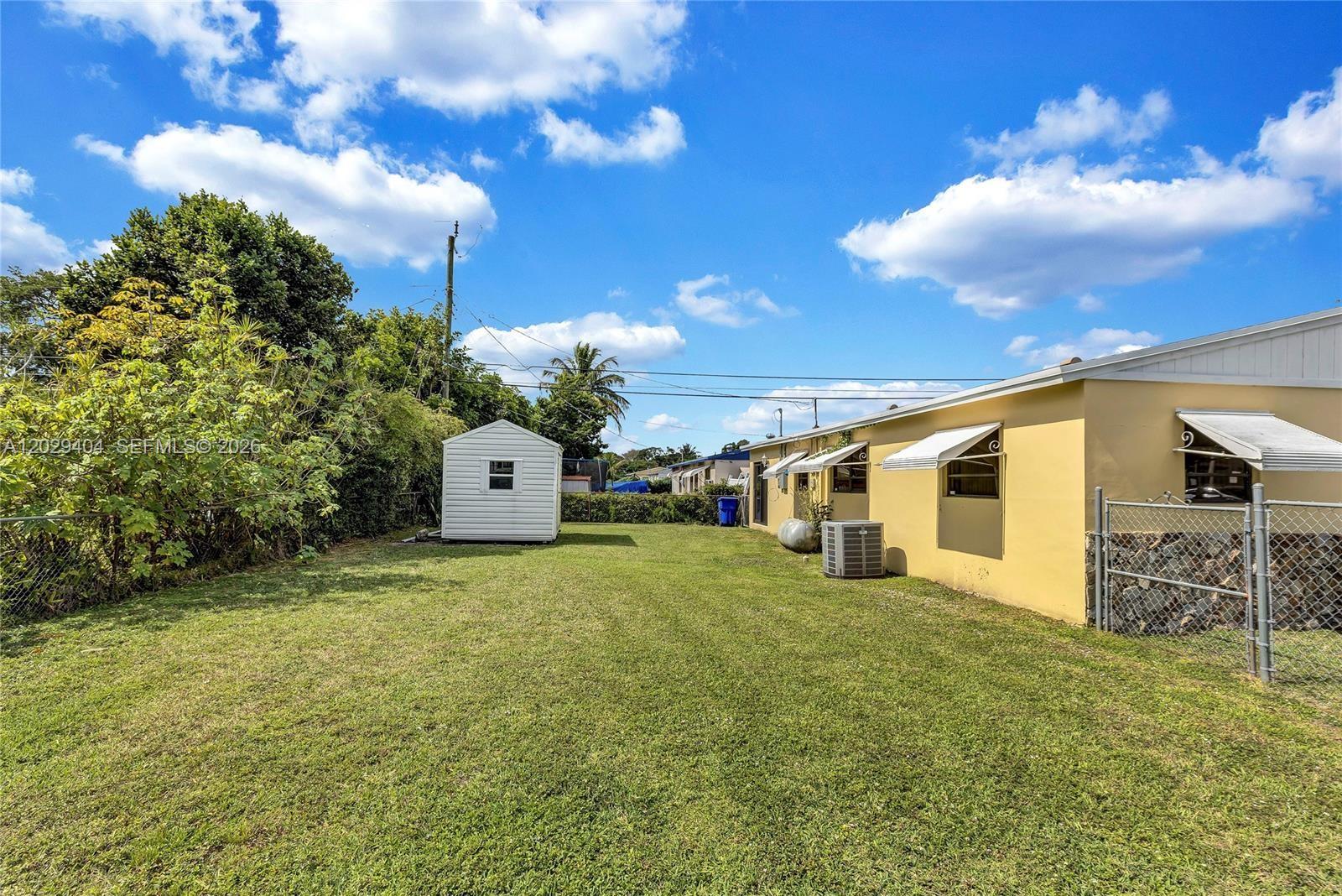 BROADVIEW COUNTRY CLUB ES - Residential