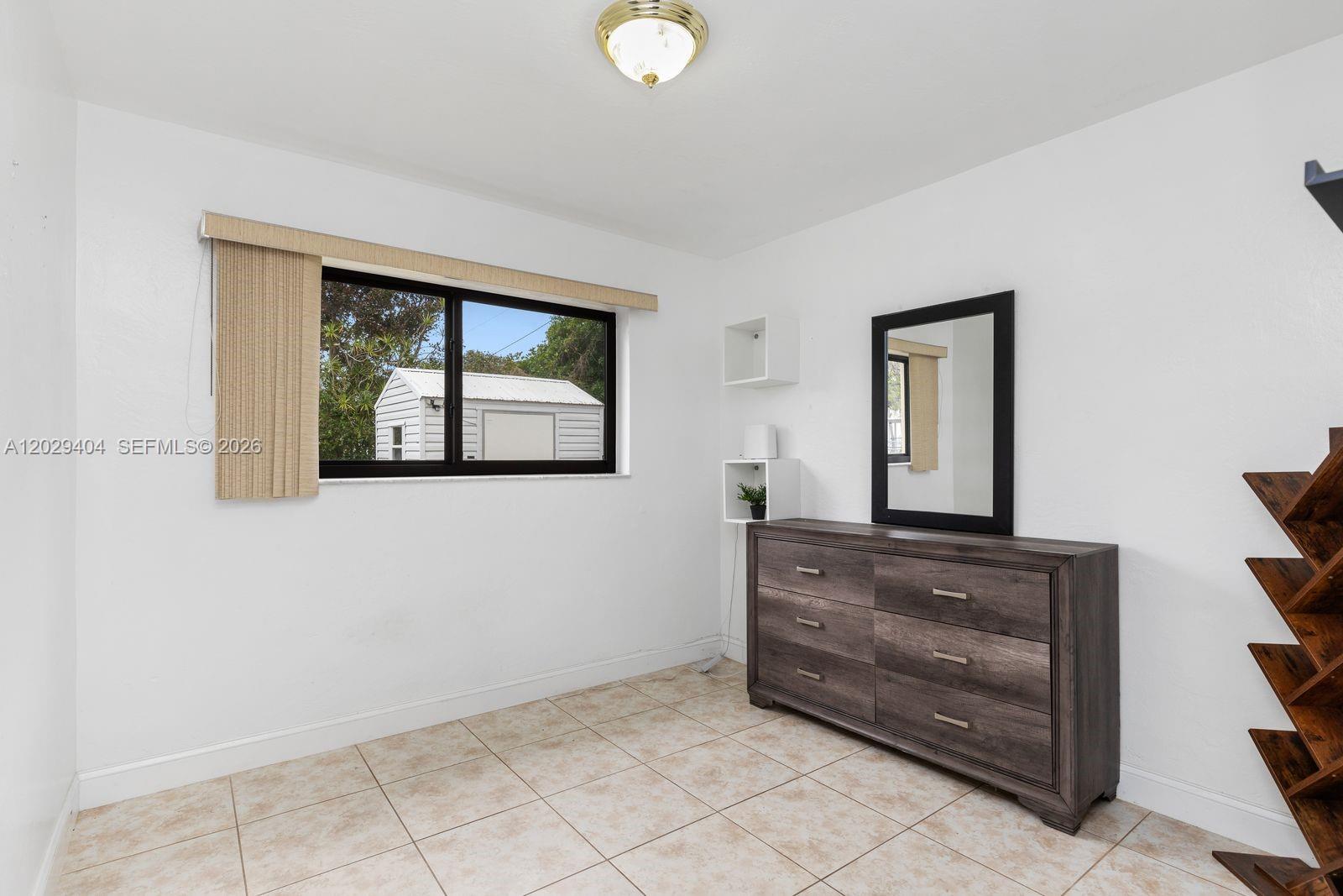 BROADVIEW COUNTRY CLUB ES - Residential