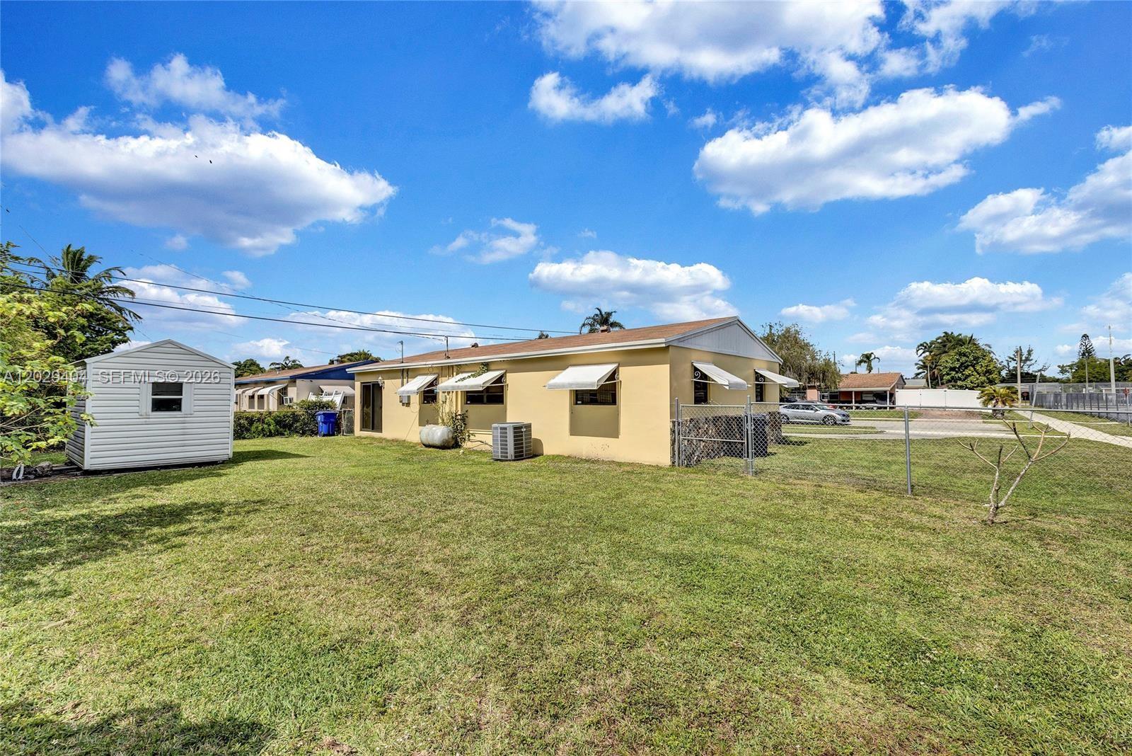 BROADVIEW COUNTRY CLUB ES - Residential