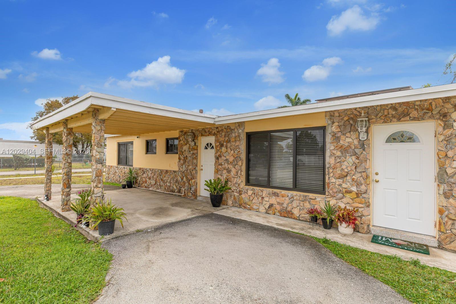 BROADVIEW COUNTRY CLUB ES - Residential