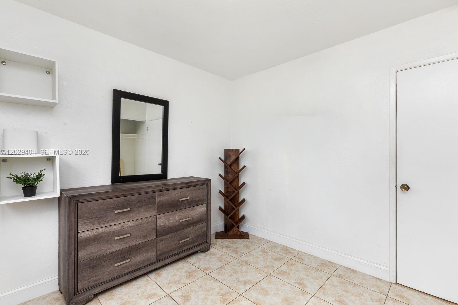 BROADVIEW COUNTRY CLUB ES - Residential