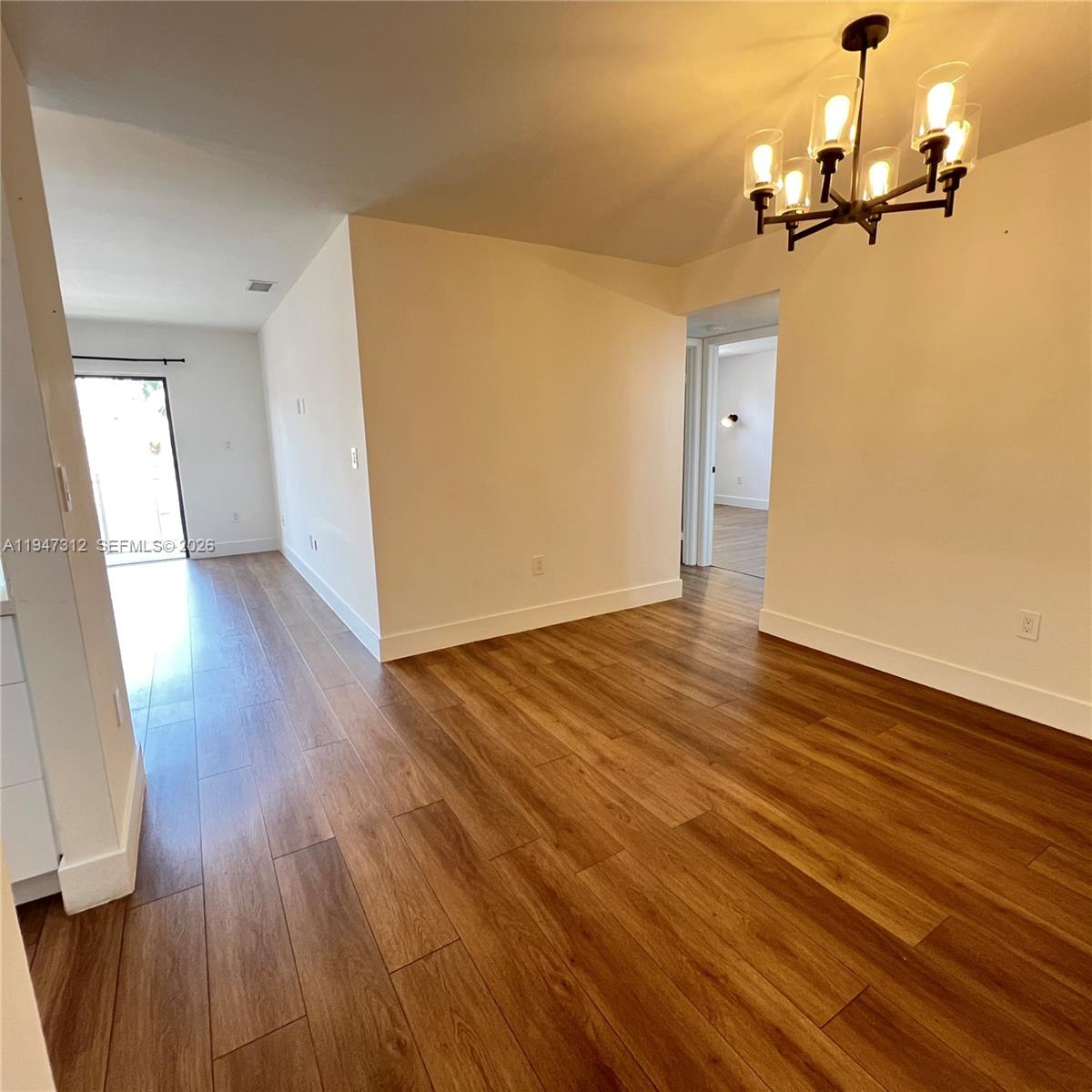Impeccable 2 Bedroom, 2 Bathroom condo, fully renovated and move-in ready, located in the desirable Visions at Fontainebleau. Features include a spacious living and dining area, smart-home system by GE Cync controlling the entire unit, A/C 2 year old.
Enjoy a private balcony overlooking the pool. The building offers secure access and 24/7 security. Conveniently located near major highways, shopping, parks, and schools.
Ideal for primary residence or investment.