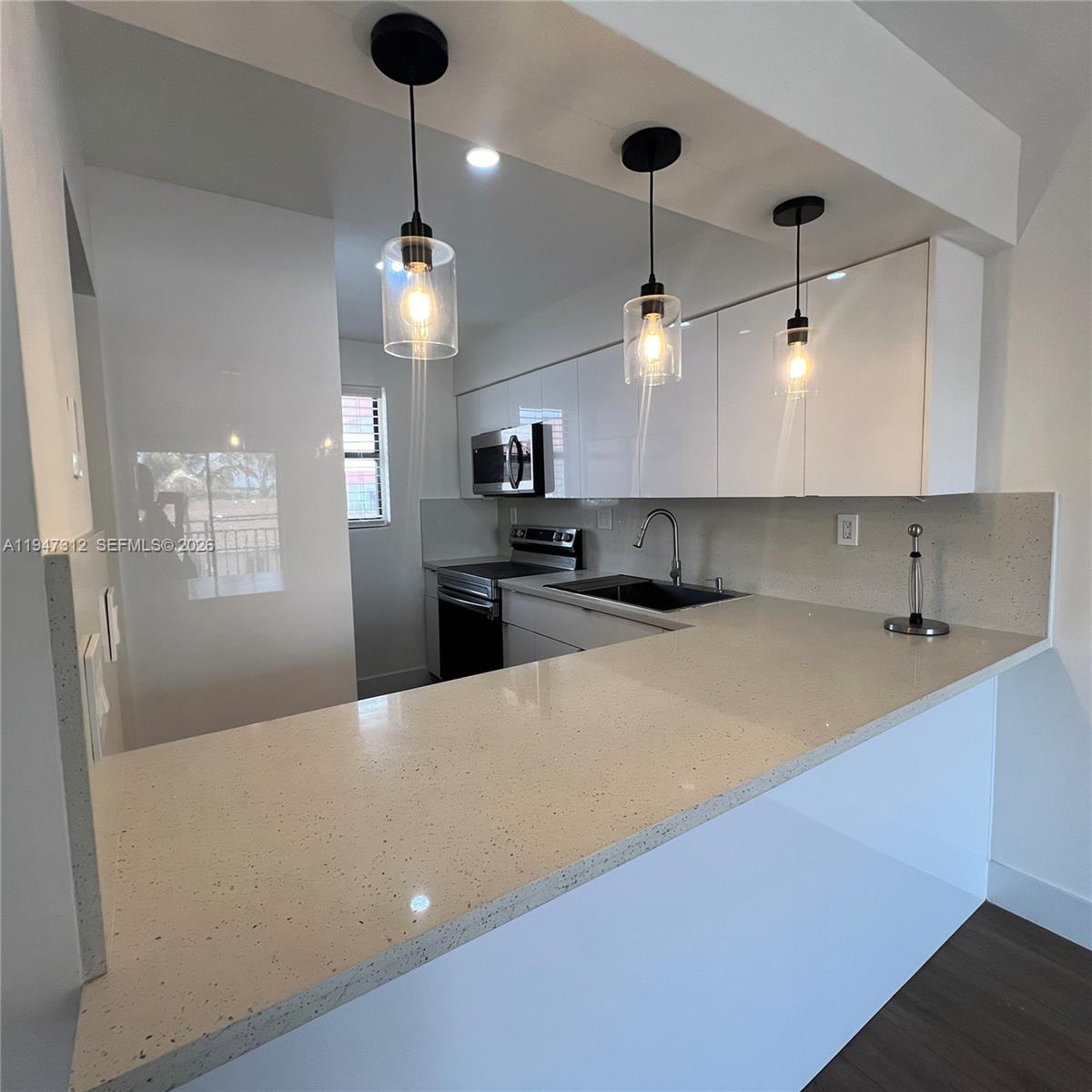 VISIONS AT FOUNTAINBLEAU - Residential