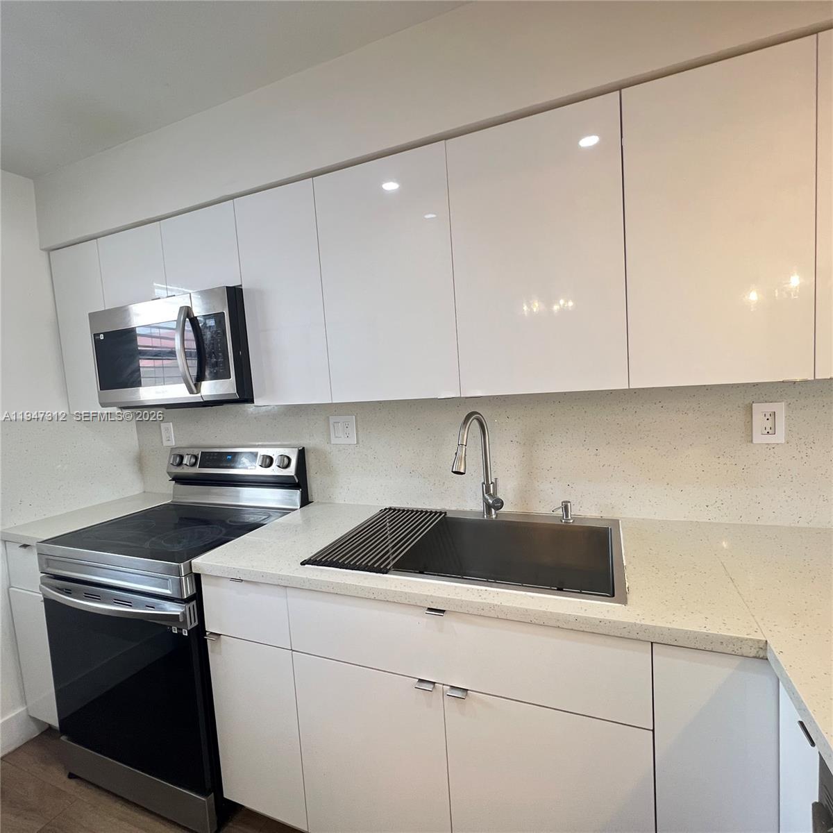 VISIONS AT FOUNTAINBLEAU - Residential