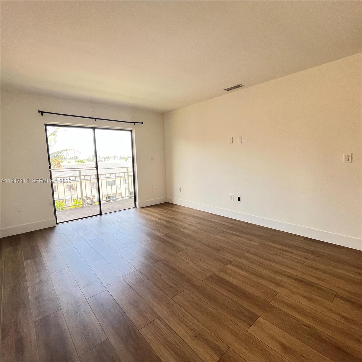 VISIONS AT FOUNTAINBLEAU - Residential