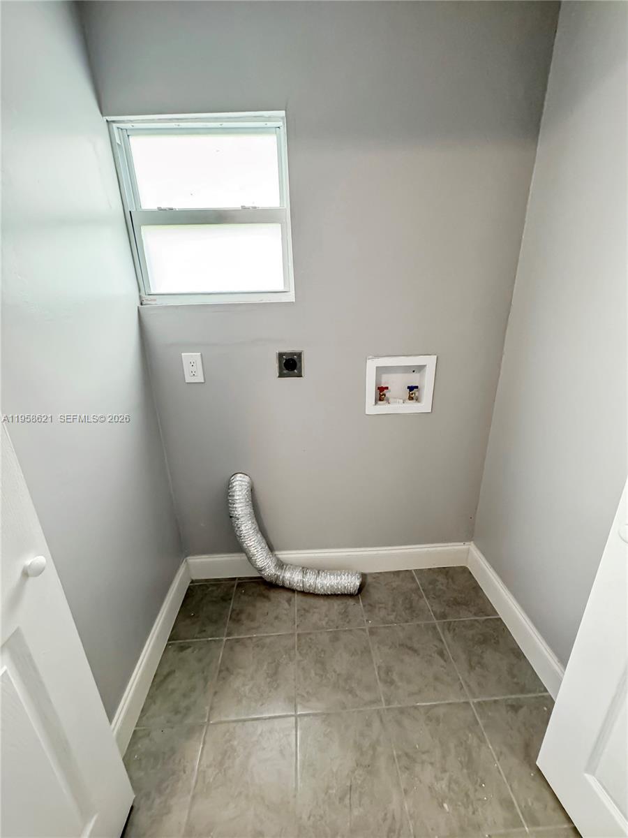 BROWARD GARDENS - Residential Income