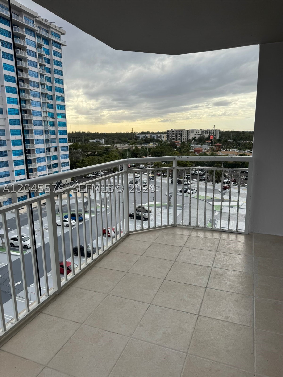 DEL PRADO CONDO - Residential