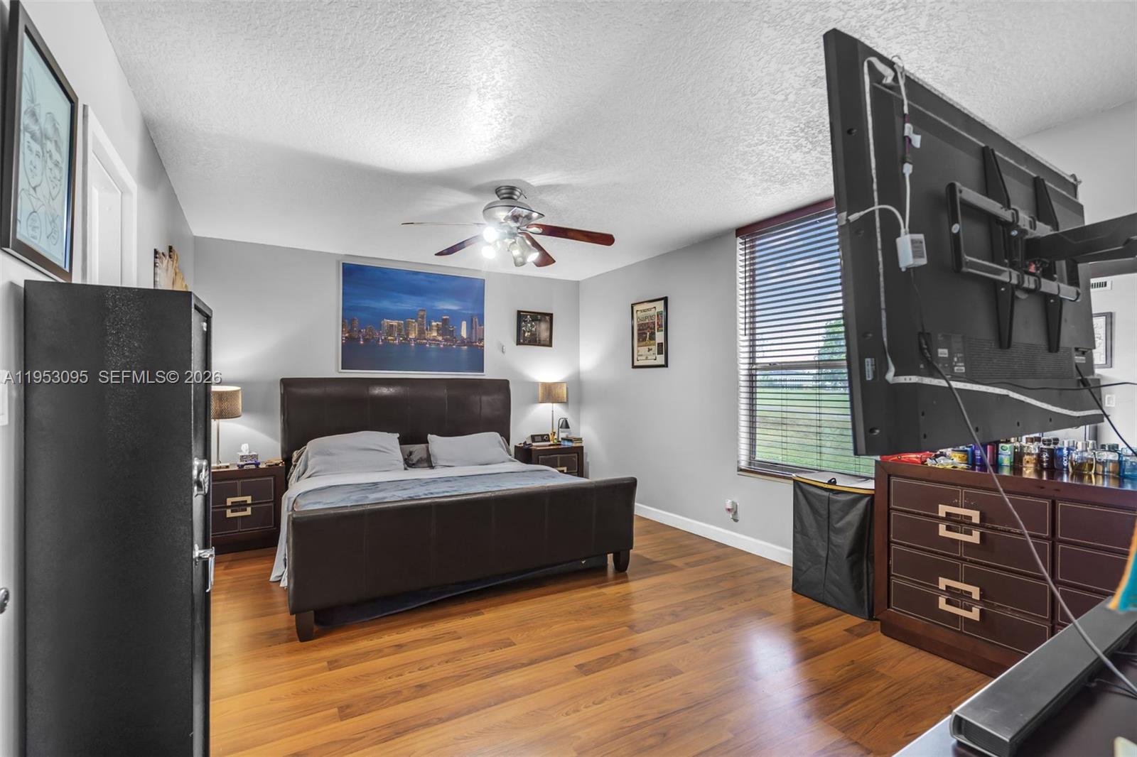 SANDS POINT CONDOMINIUM V - Residential