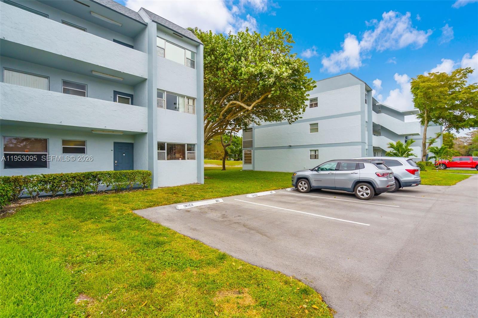 SANDS POINT CONDOMINIUM V - Residential