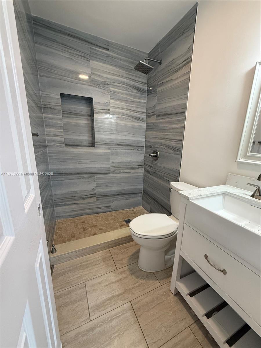 TAMIAMI GARDENS - Residential Lease