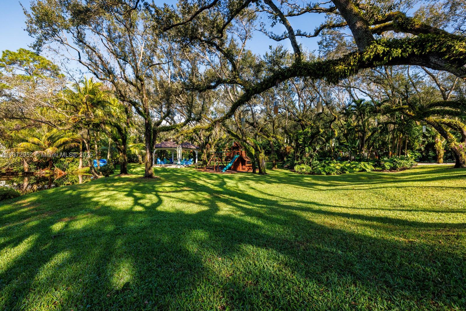 SNAPPER CREEK LAKES SUB - Residential