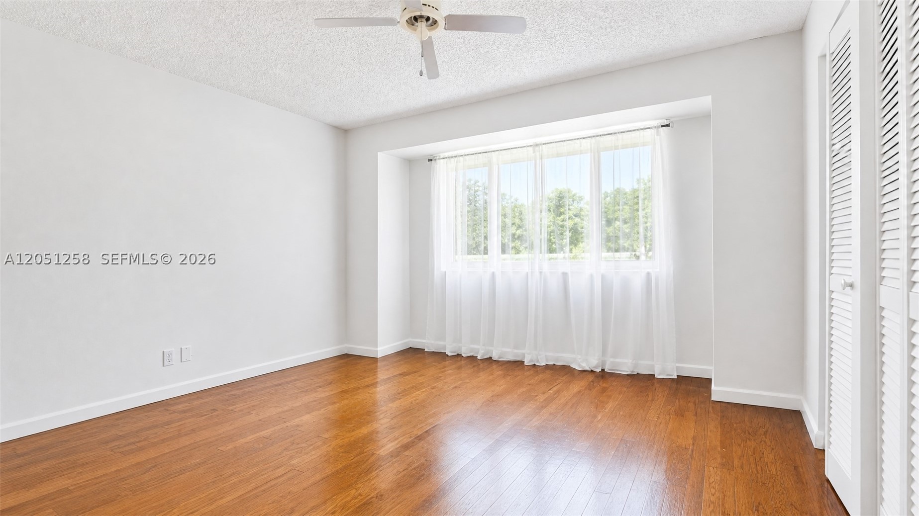 NOB HILL AT WELLEBY CONDO - Residential