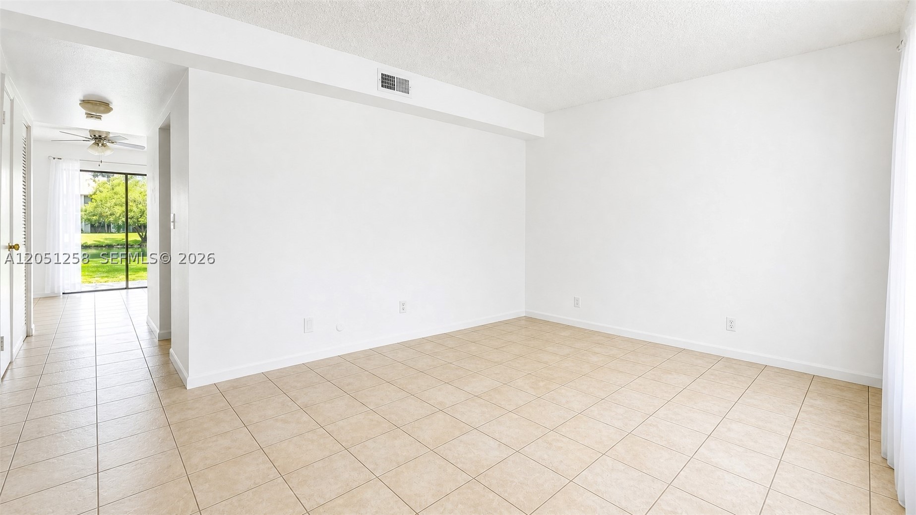 NOB HILL AT WELLEBY CONDO - Residential