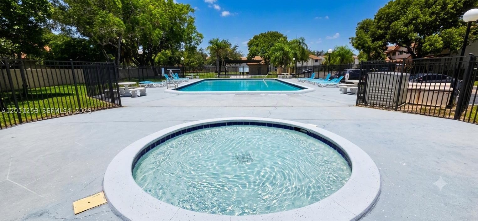 NOB HILL AT WELLEBY CONDO - Residential