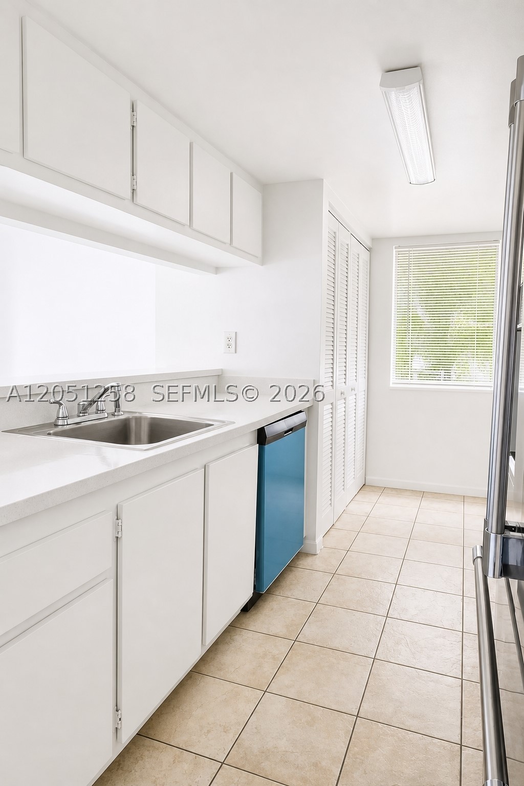 NOB HILL AT WELLEBY CONDO - Residential