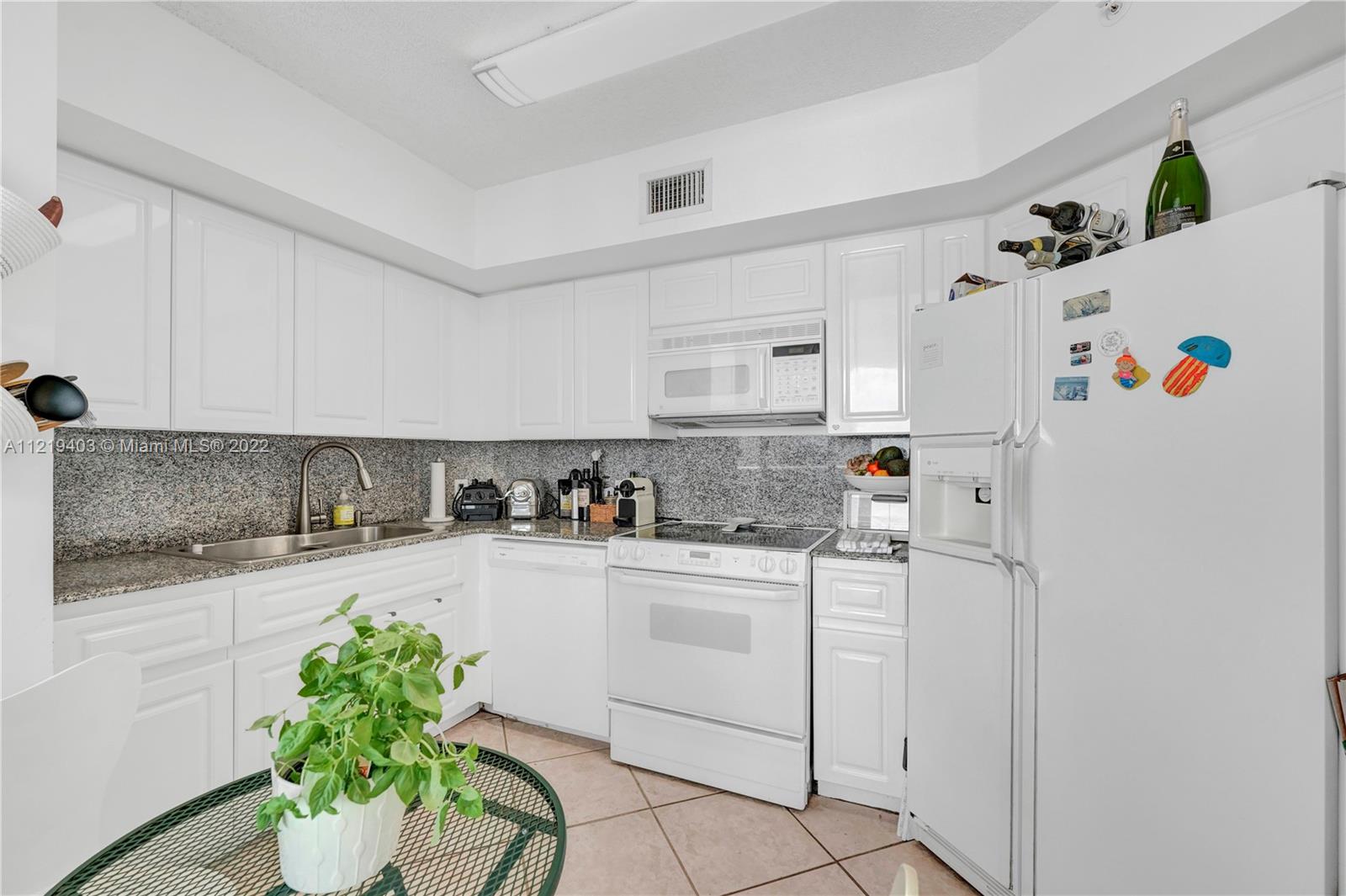 LA GORCE PALACE CONDO - Residential