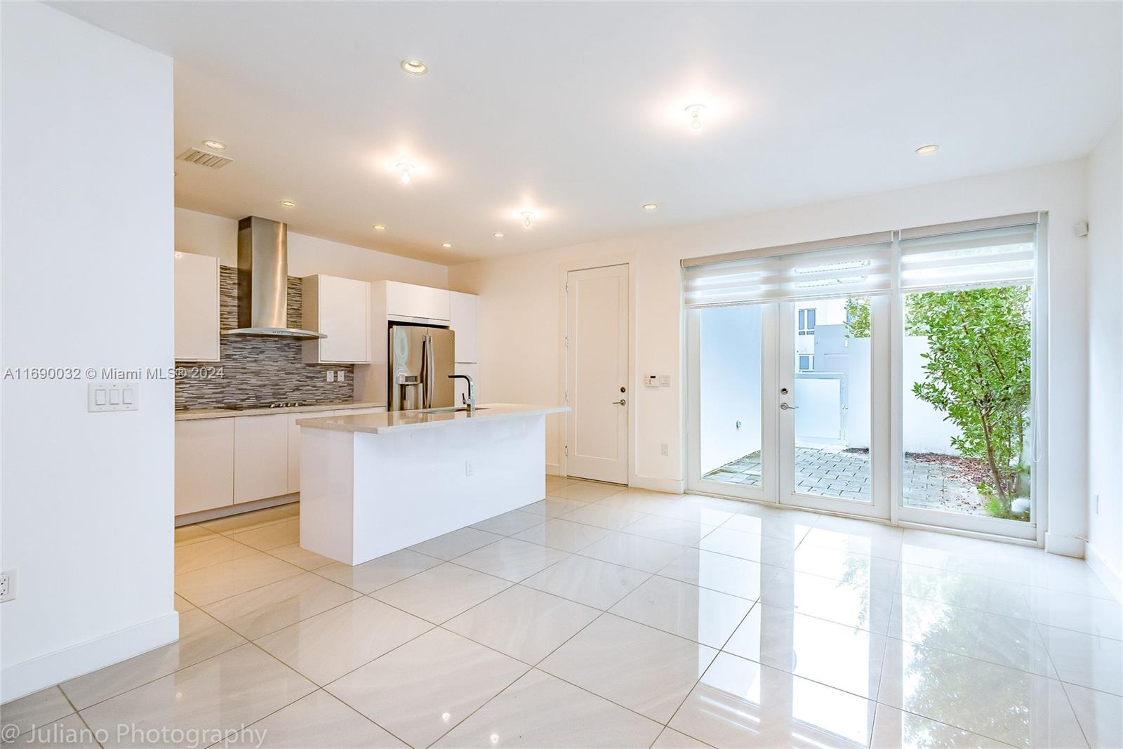 LANDMARK AT DORAL - Residential Lease