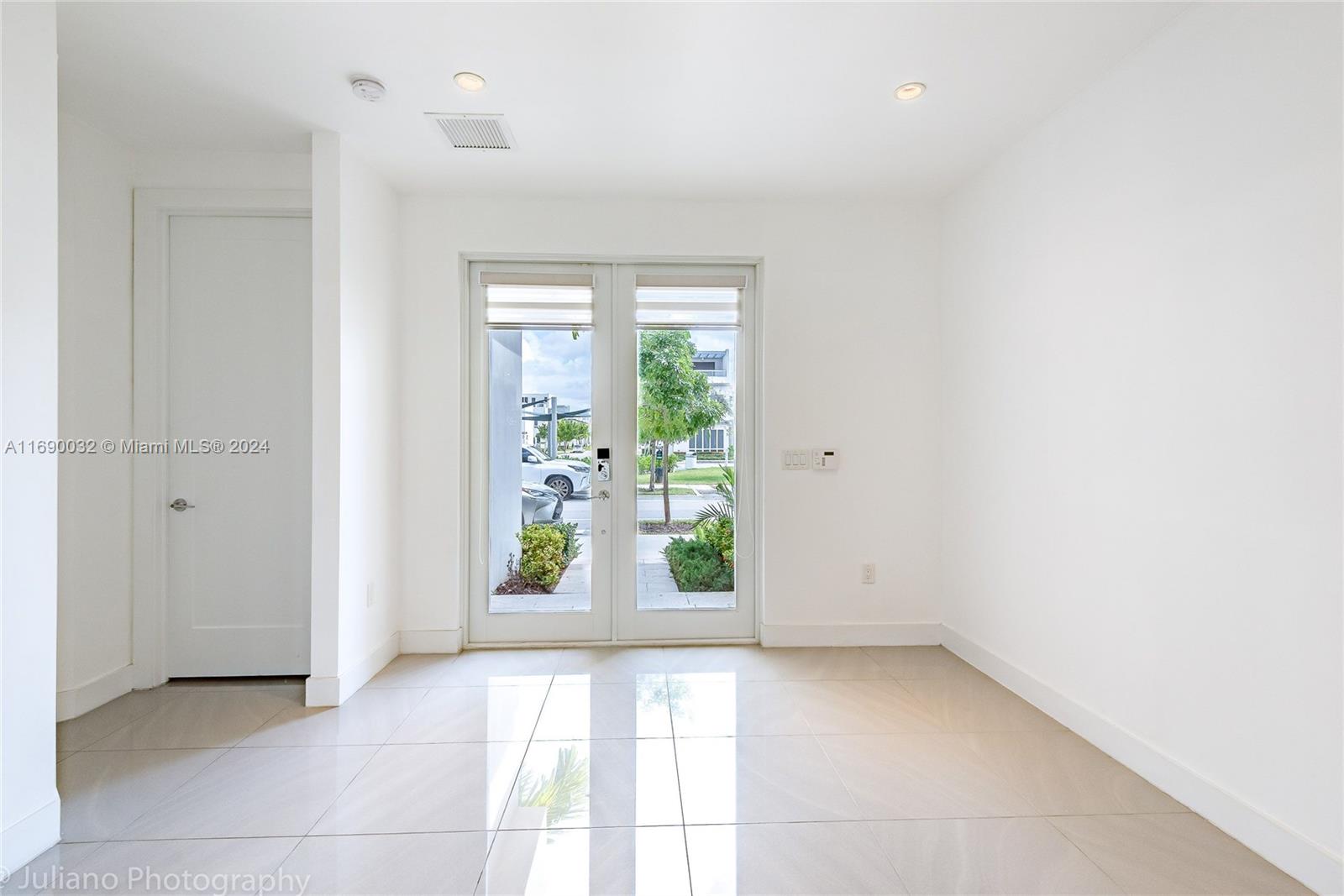 LANDMARK AT DORAL - Residential Lease