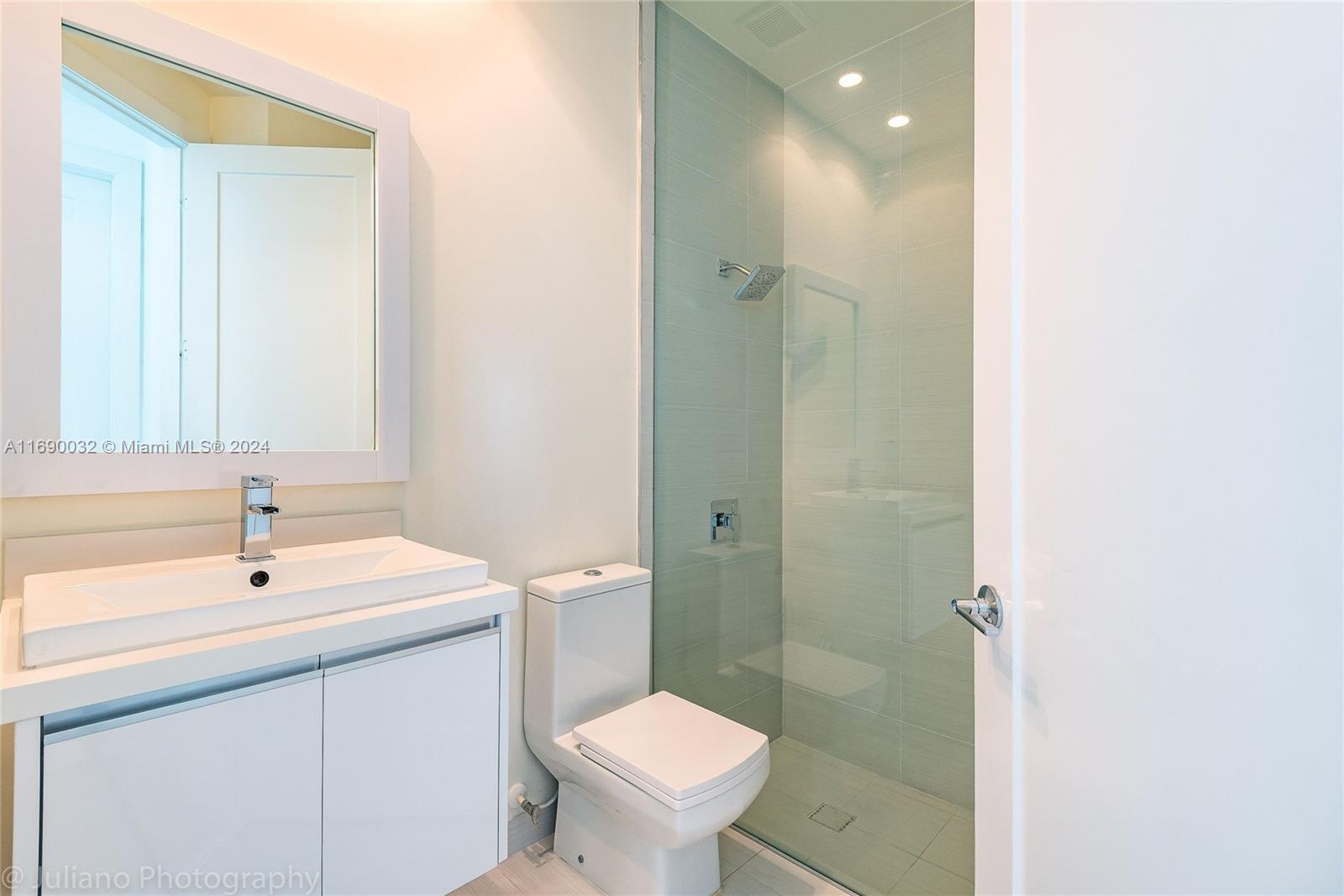 LANDMARK AT DORAL - Residential Lease