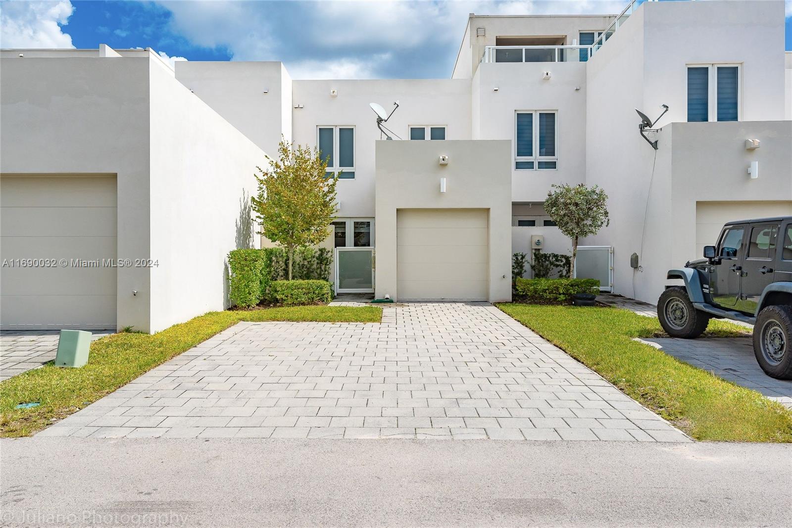 LANDMARK AT DORAL - Residential Lease