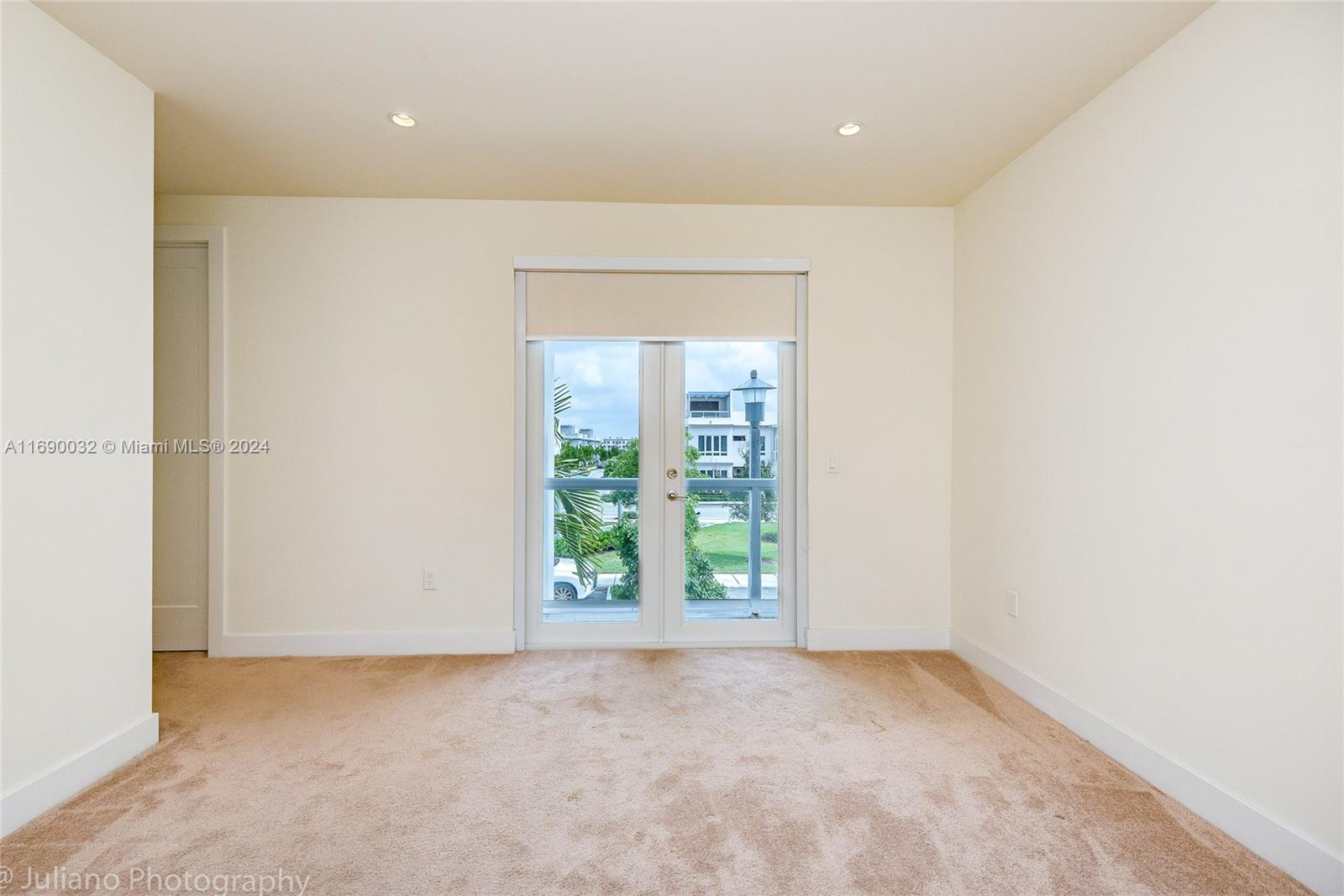 LANDMARK AT DORAL - Residential Lease