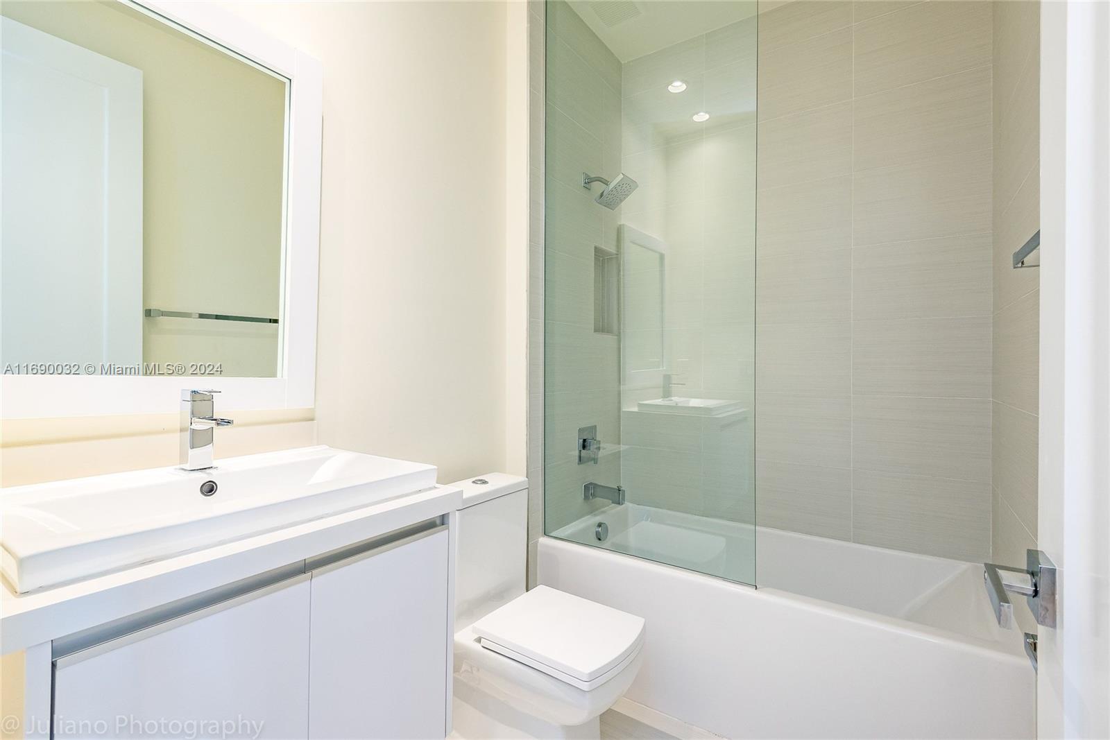 LANDMARK AT DORAL - Residential Lease