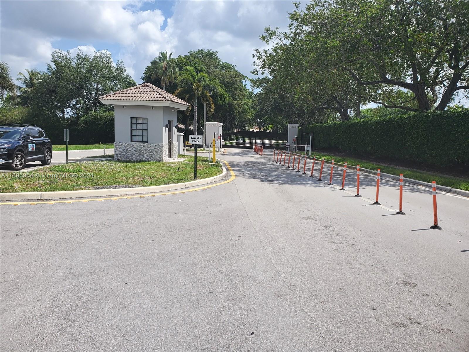 VILLAGES OF RENAISSANCE - Residential Lease