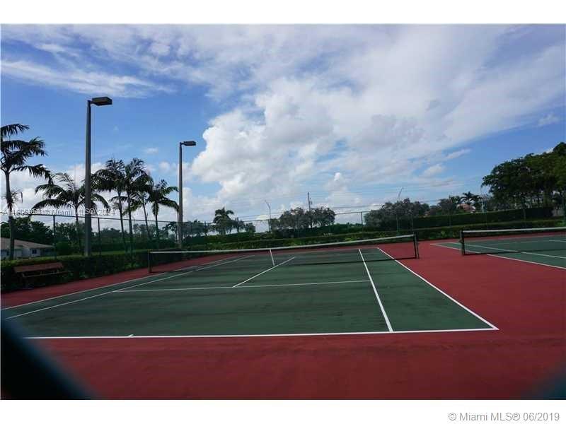 VILLAGES OF RENAISSANCE - Residential Lease