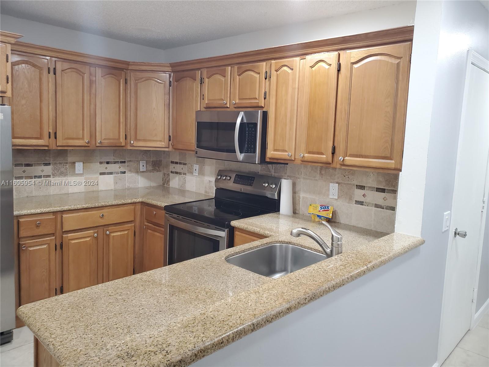 VILLAGES OF RENAISSANCE - Residential Lease