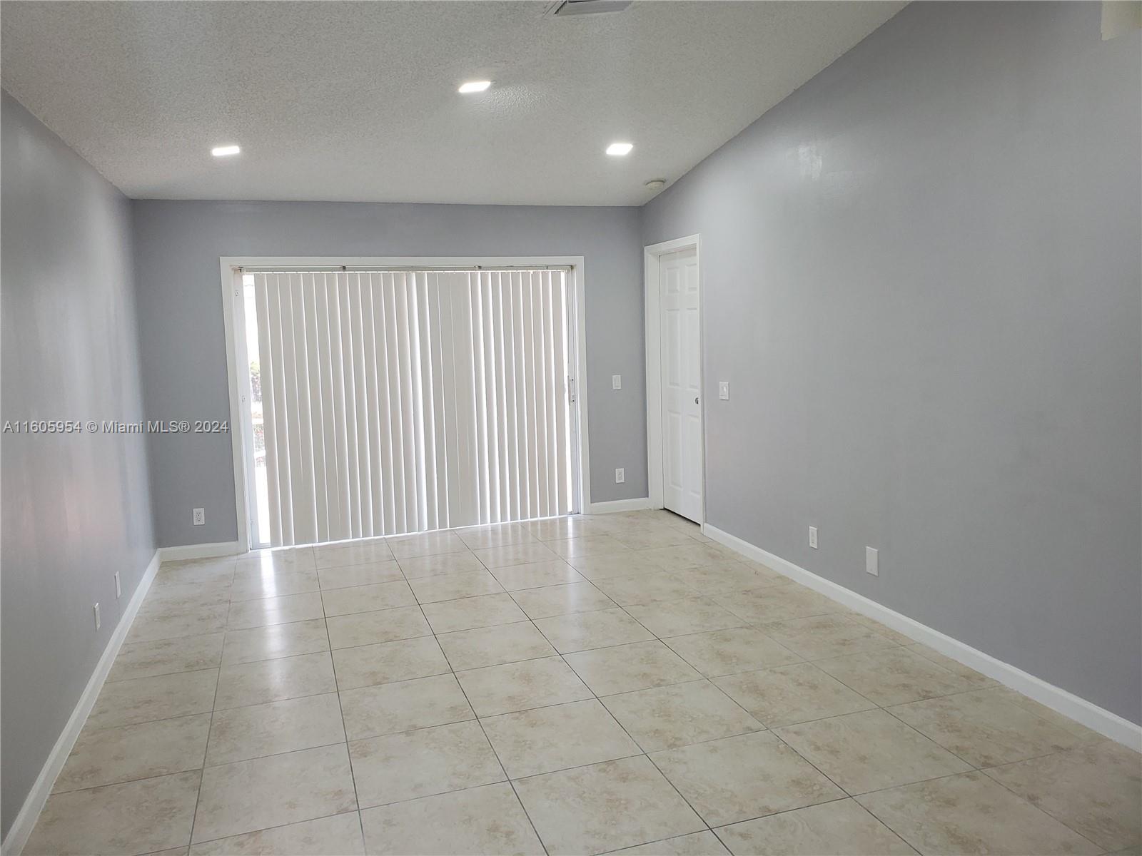 VILLAGES OF RENAISSANCE - Residential Lease