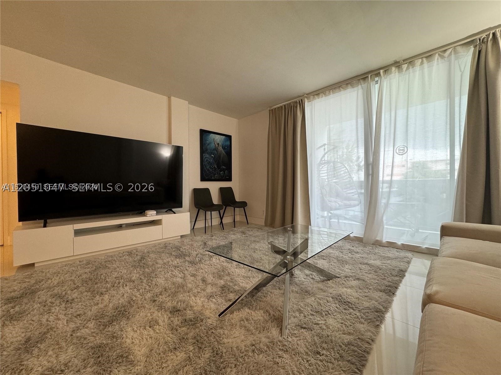 LONDON TOWERS CONDO - Residential