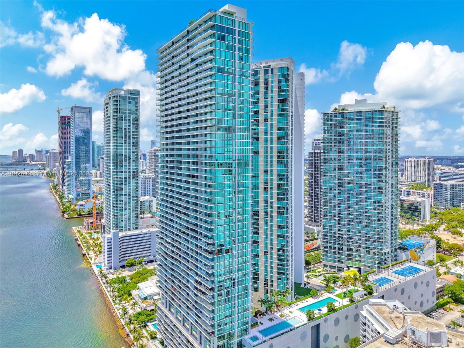 PARAISO BAY CONDO - Residential
