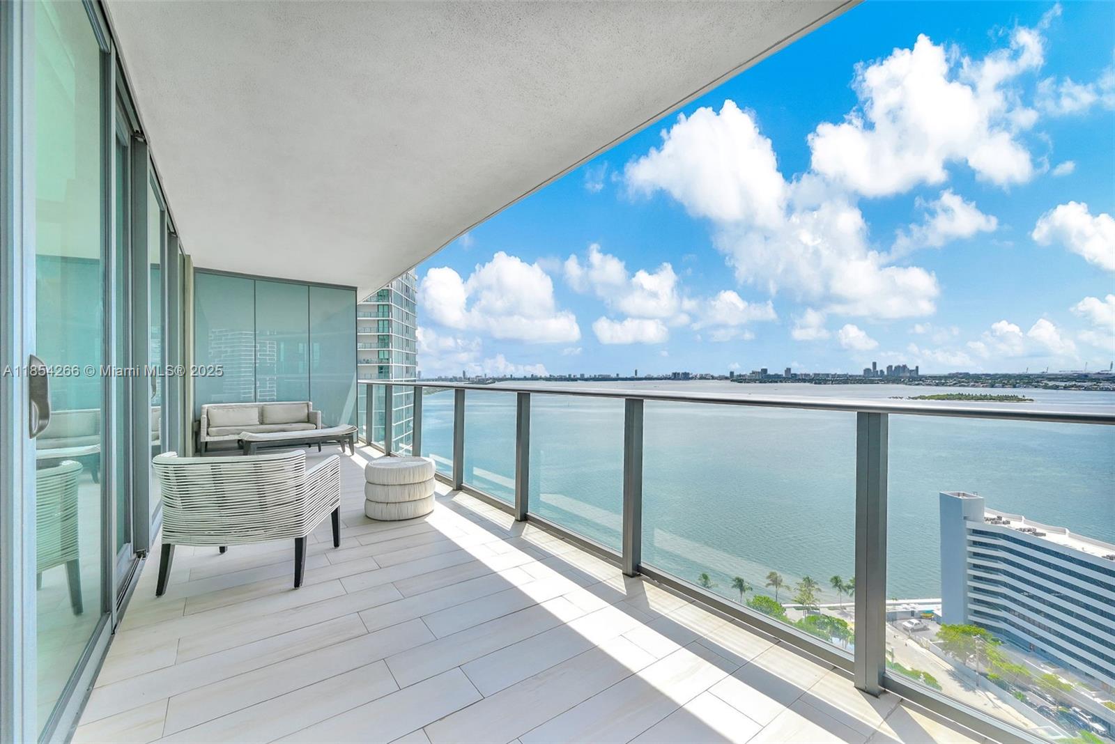 PARAISO BAY CONDO - Residential