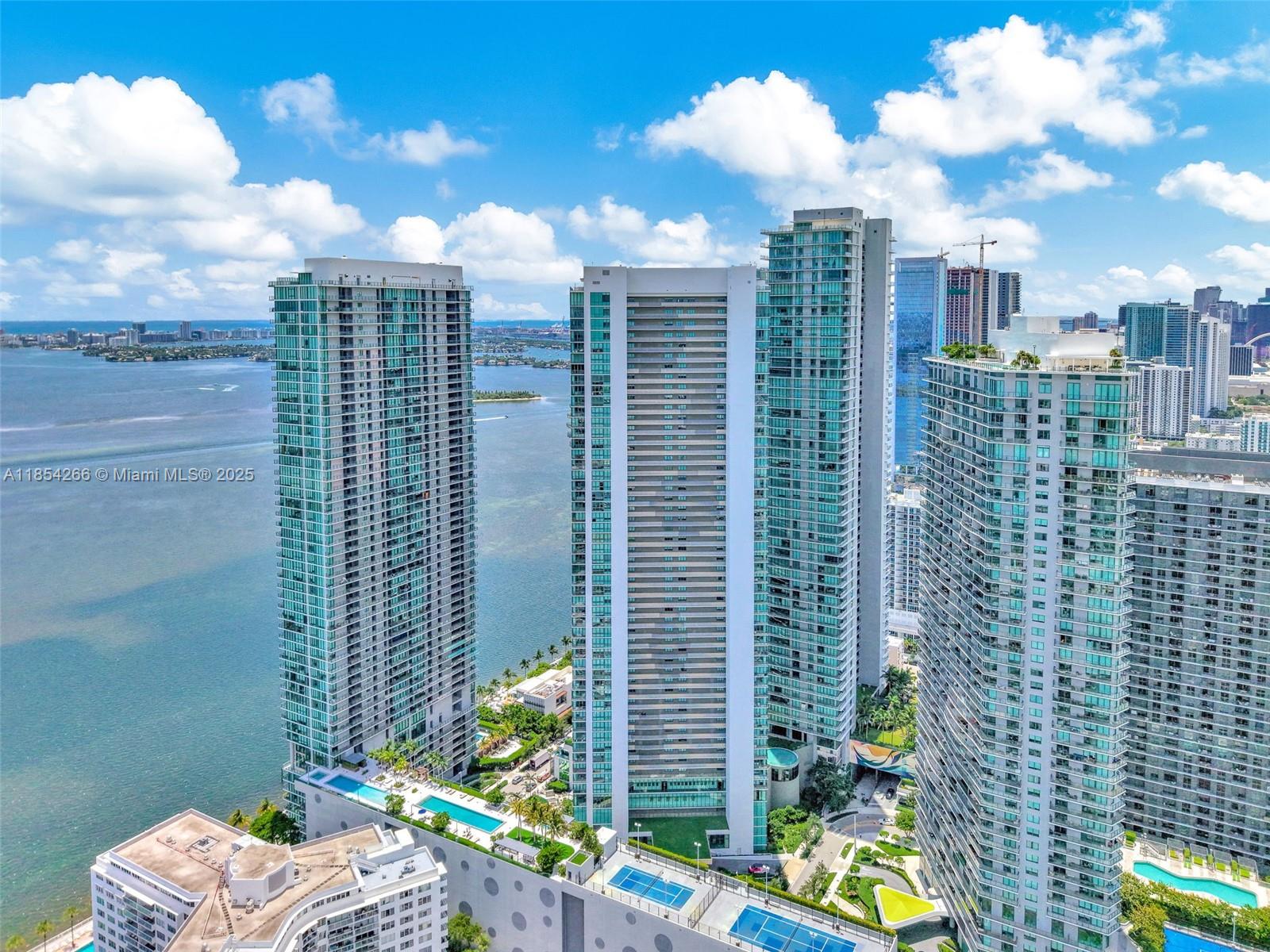 PARAISO BAY CONDO - Residential