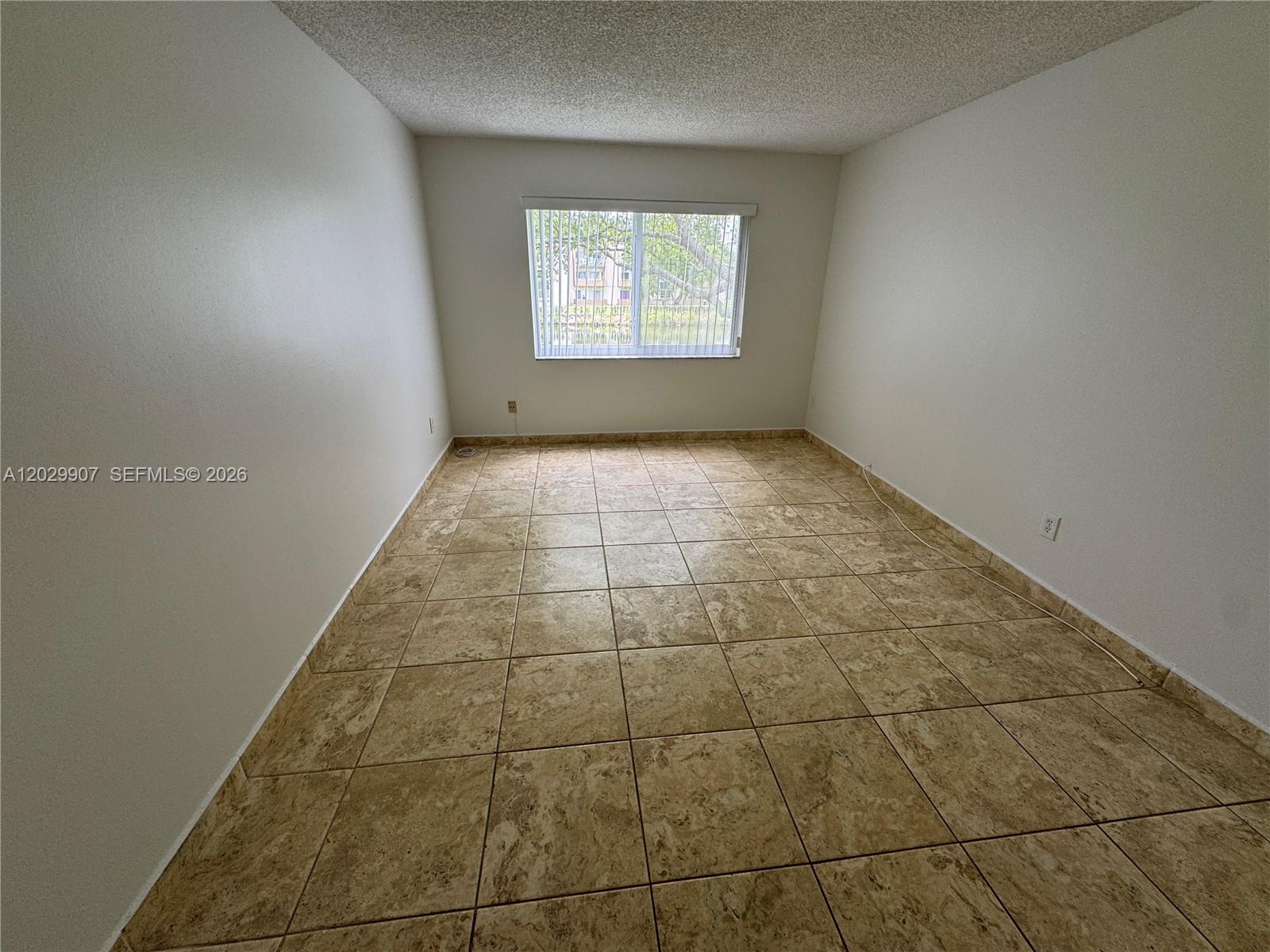 VILLAGE OF KINGS CREEK CO - Residential Lease