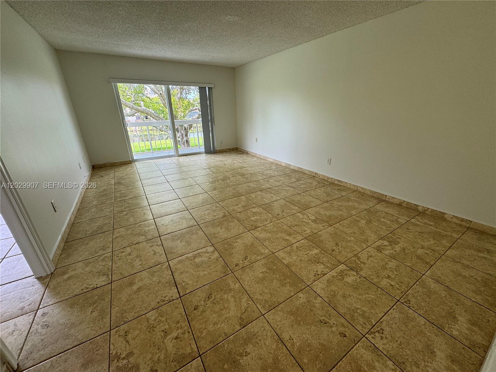 VILLAGE OF KINGS CREEK CO - Residential Lease