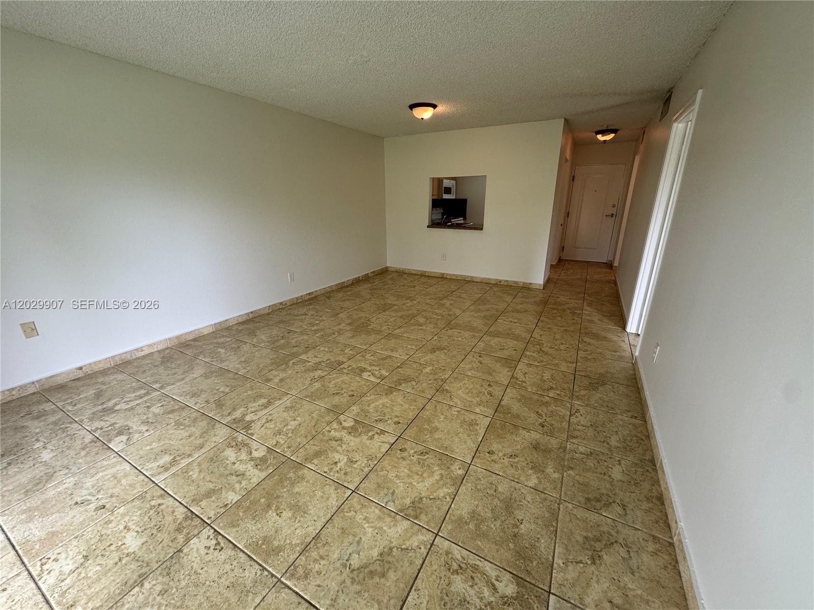 VILLAGE OF KINGS CREEK CO - Residential Lease