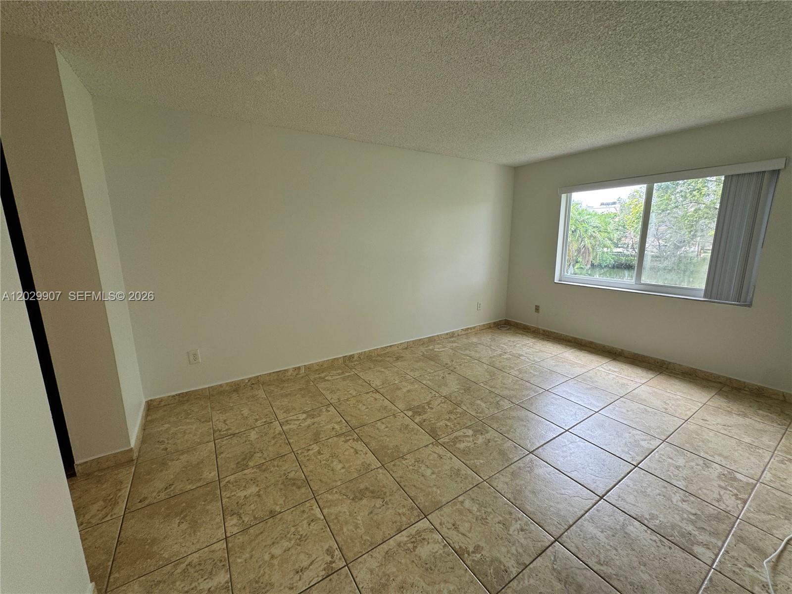 VILLAGE OF KINGS CREEK CO - Residential Lease