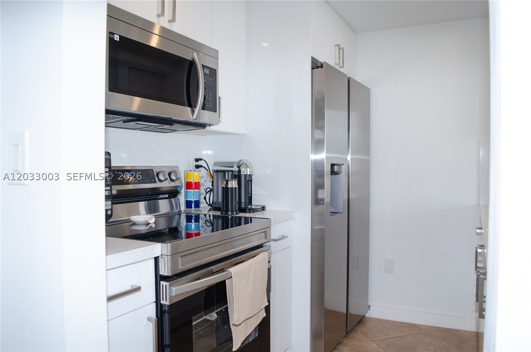 LAS BRISAS@ COUNTRY CLUB - Residential Lease