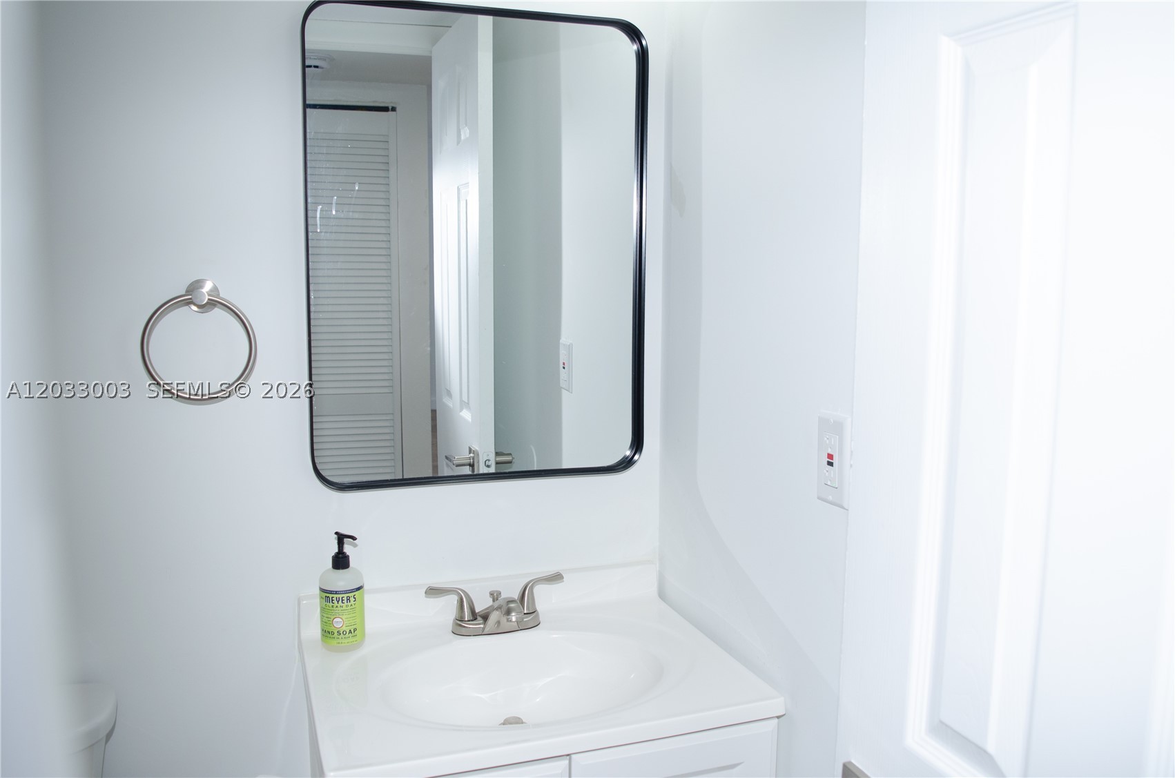 LAS BRISAS@ COUNTRY CLUB - Residential Lease