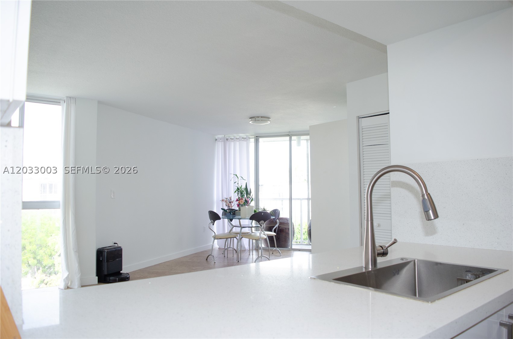 LAS BRISAS@ COUNTRY CLUB - Residential Lease