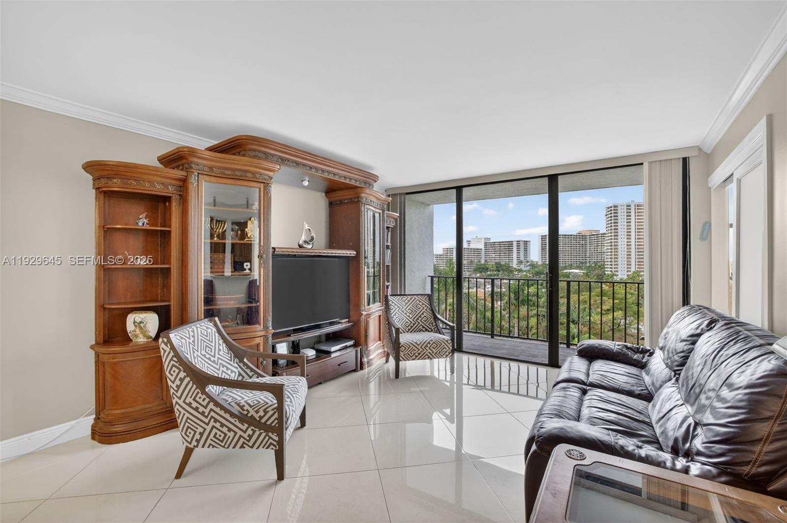 200 LESLIE CONDO - Residential