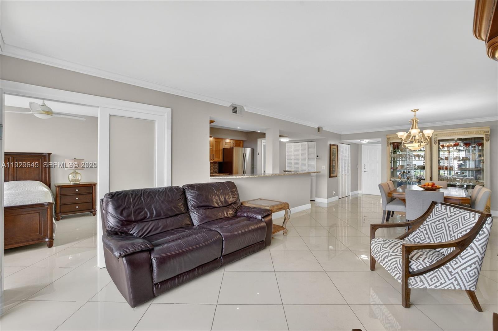 200 LESLIE CONDO - Residential