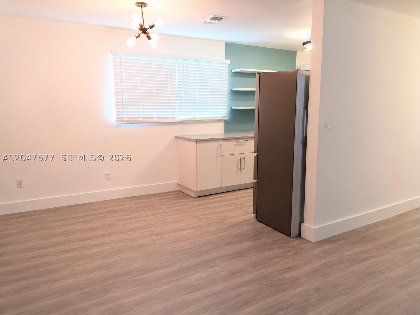 EAST DIXIE PARK 1ST ADDN - Residential Lease