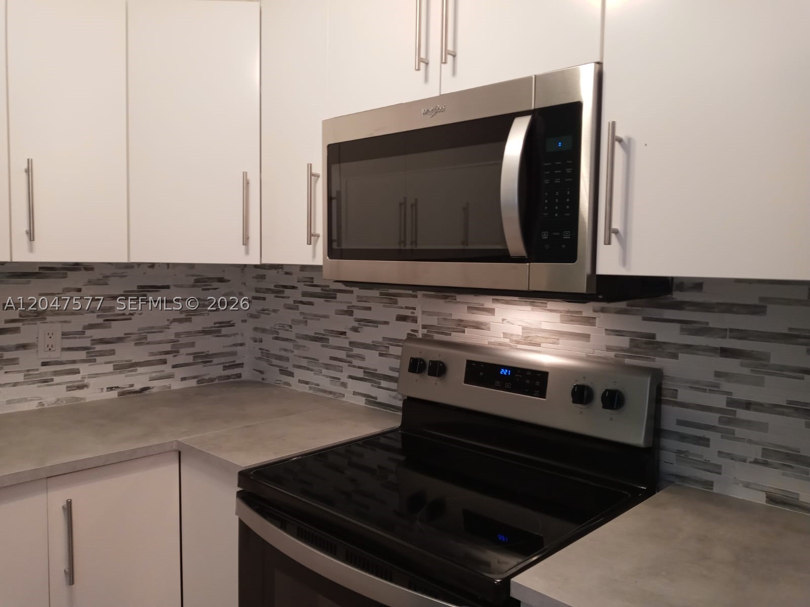 EAST DIXIE PARK 1ST ADDN - Residential Lease