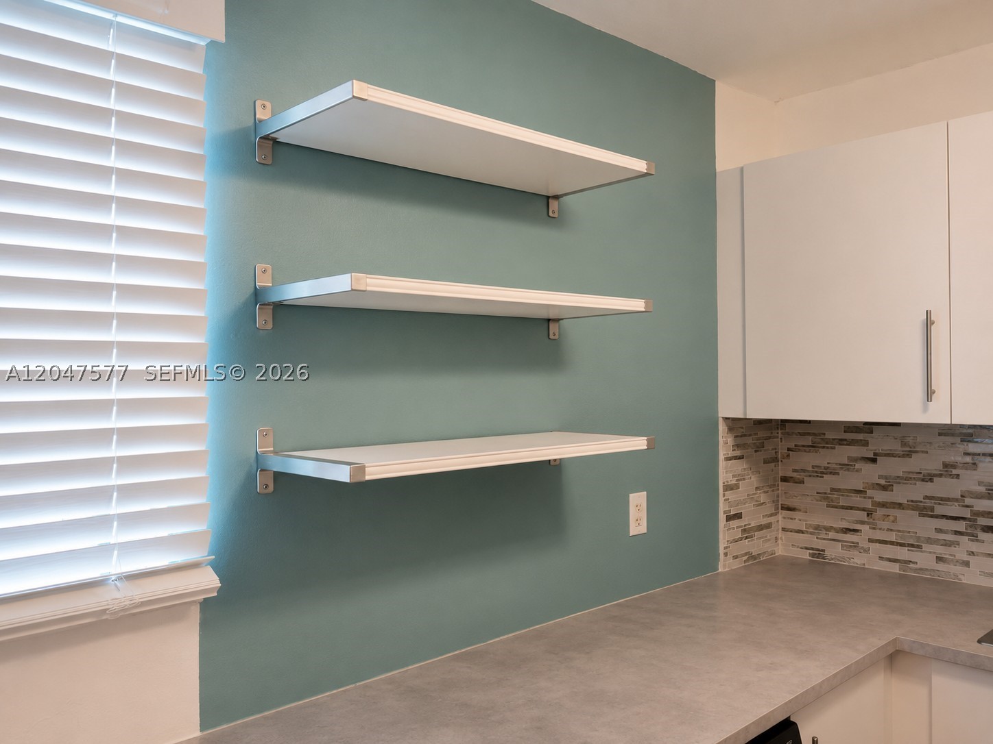 EAST DIXIE PARK 1ST ADDN - Residential Lease